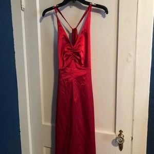 Red criss-cross back evening dress